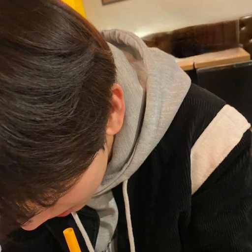 박진욱