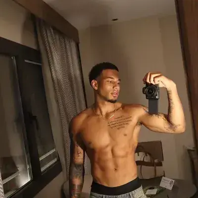 HeftyFear2614의 Leo Vance