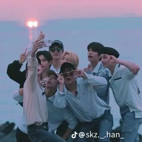 STAYSKZLOVE0325의 스키즈 수인 오빠