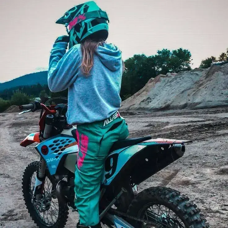 EthnicDrill8798의 Riley the Dirt Biker