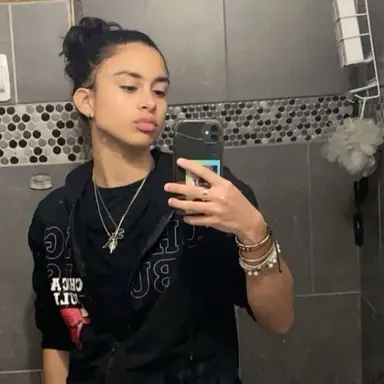 Profile image of Nia