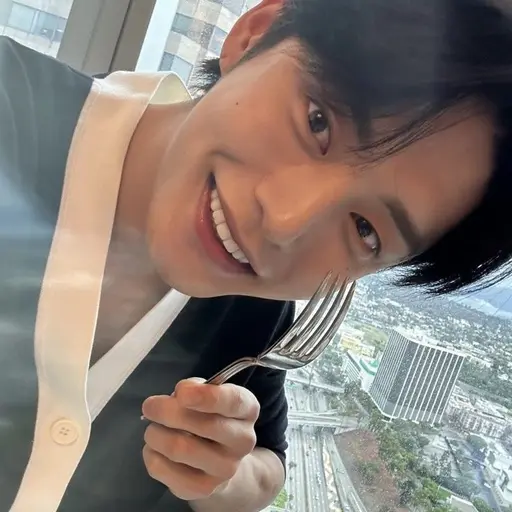 Dan1120_22의 김지웅