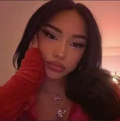 CroakyOtter3558의 Baddie Latina