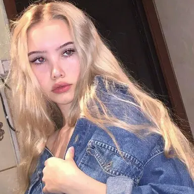 Profile image of Ava