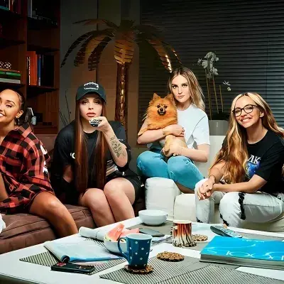 ClosePlay8050의 Little Mix Gogglebox