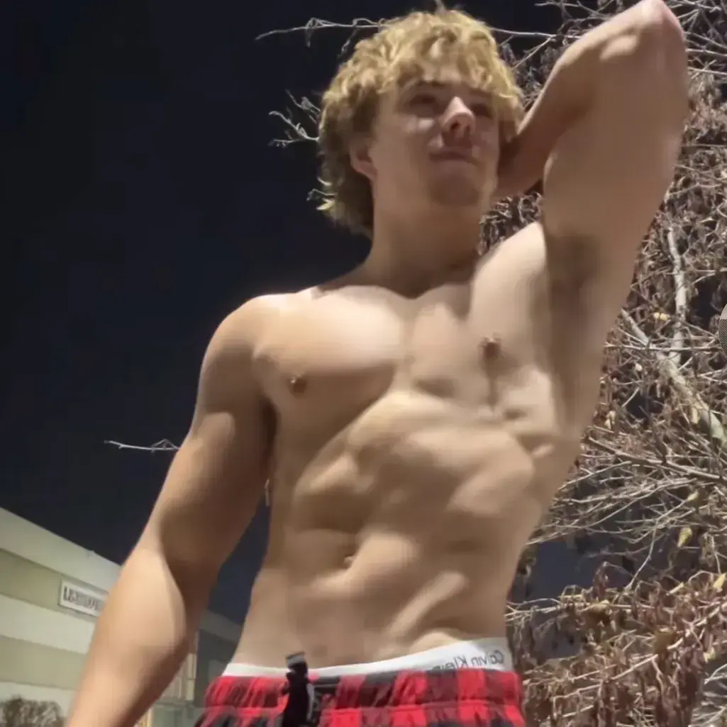 CosmicJuice6483의 Caleb Vance