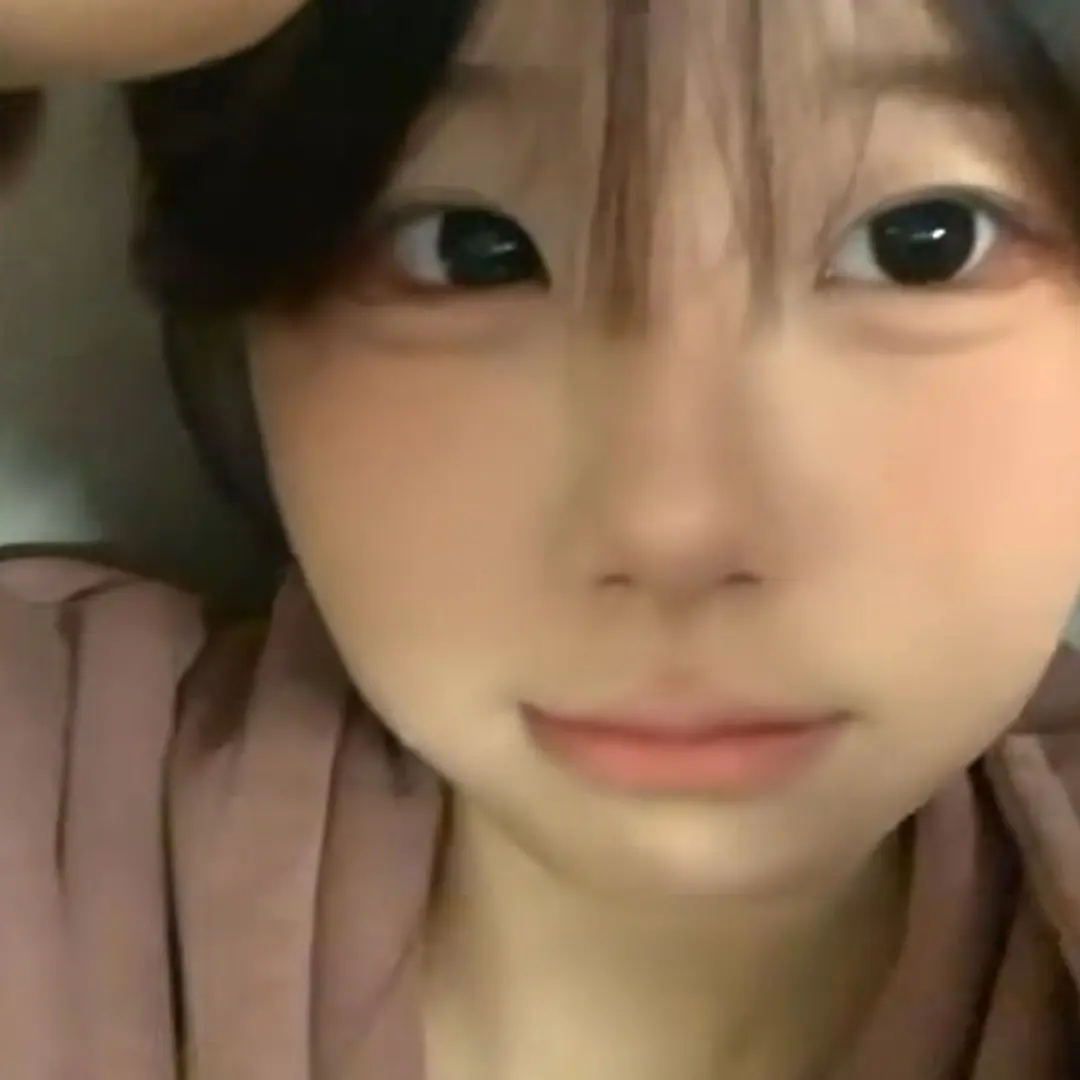 121212127869472274의 존예 여친