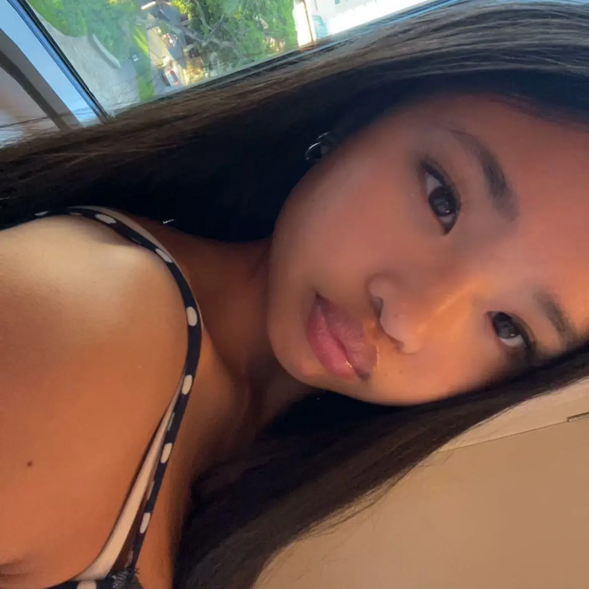 FancyYabby6137의 Before She Walks Out