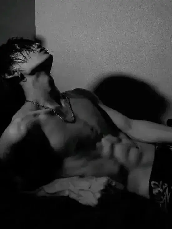 PlushyNoise1023의 good girl x bad boy