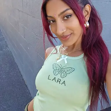 Profile image of Lara Raj