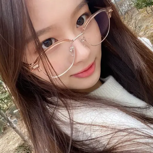hamburgergerger의 설윤아