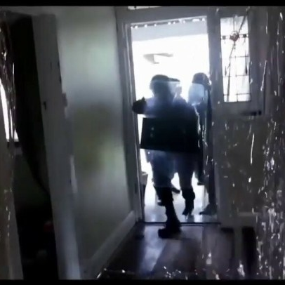 FBI OPEN UP!!! 대표 이미지