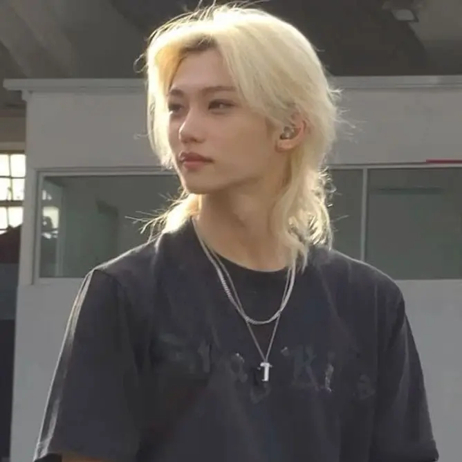 levv4nter의 Lee Felix - Stubble