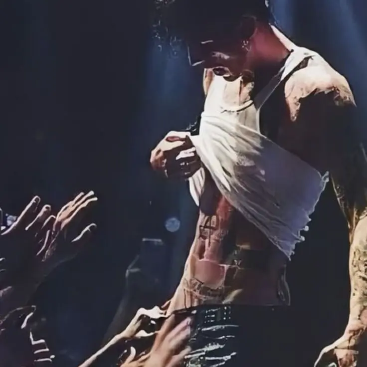 PoeticFort1956의 Mgk Concert