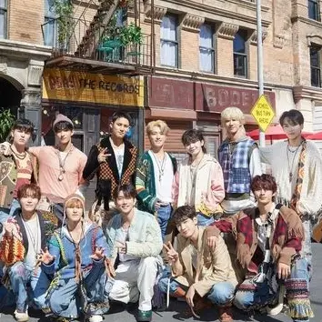 SickMall1068의 인간인 당신과 뱀파이어 세븐틴
