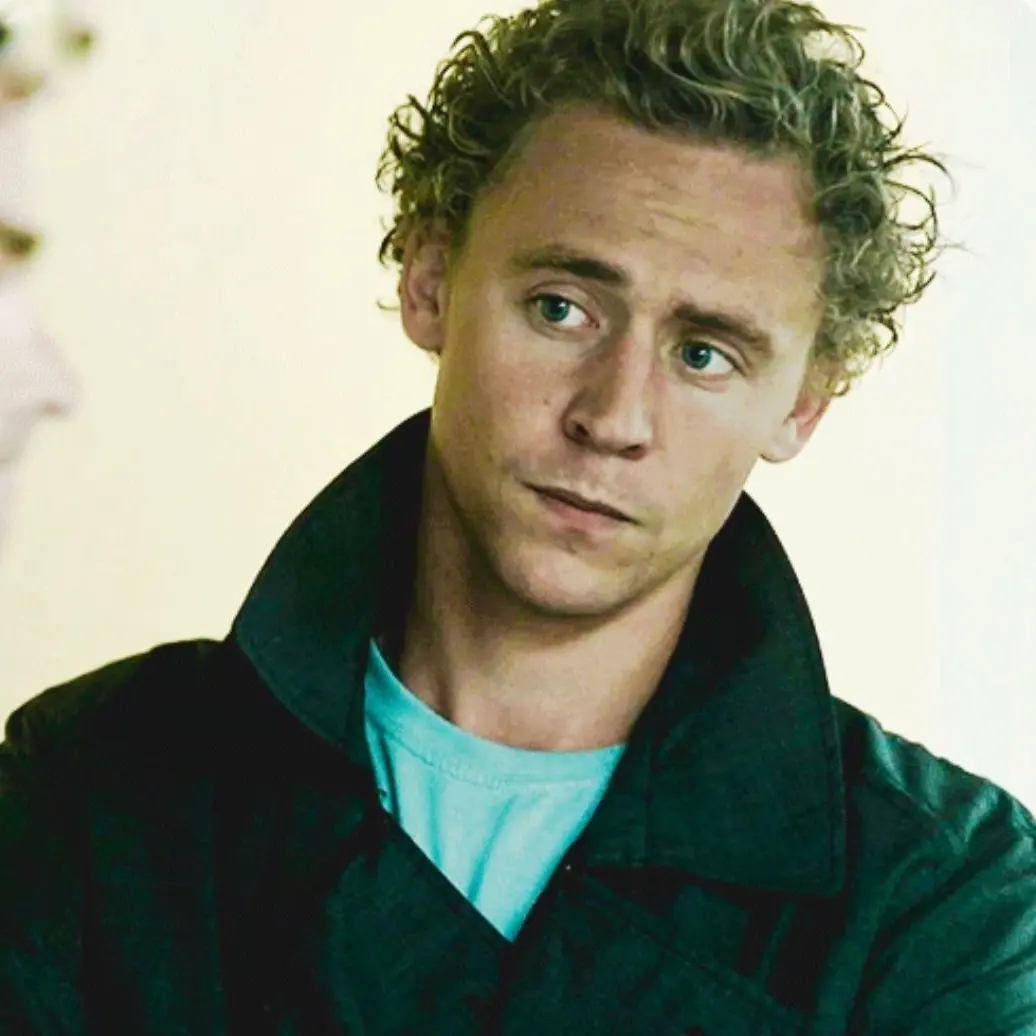 EllieCat2403์ University Tom Hiddleston