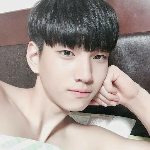 Holy_moly-day의 이준혁