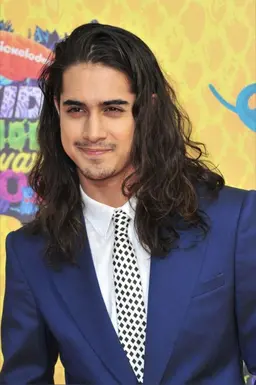 Profile image of Avan Jogia
