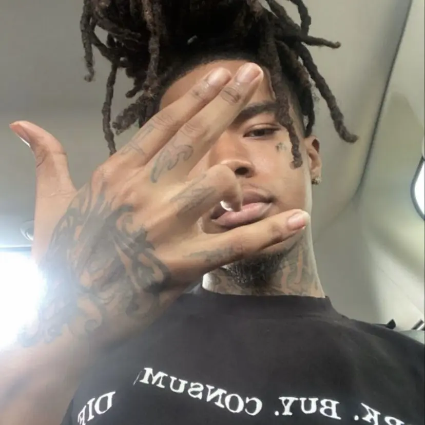 SwiftMotor4691의 Piercing and tattoo artist😏