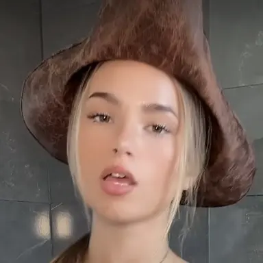 Profile image of Victoria