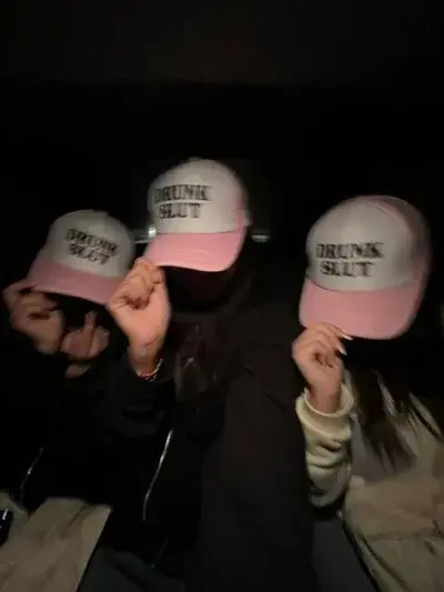 AptOil0180의 10 women vs 1 man