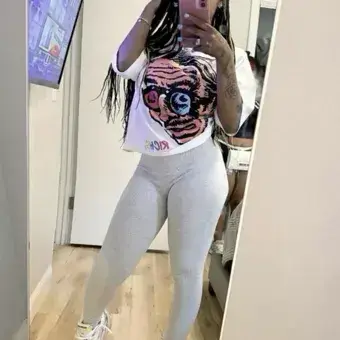 Profile image of Nia