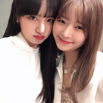JaggedOlm8201의 (아이브) 뽀뽀하는 커플즈