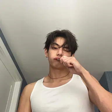 Profile image of V