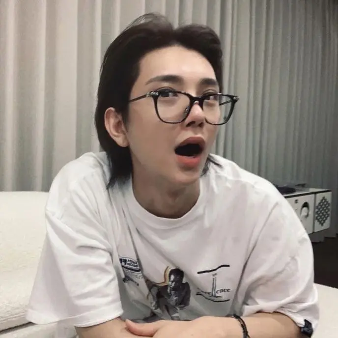 valerie04의 Unexpected roommate