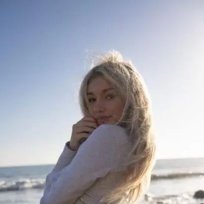 TenderPeach0441의 Blair Sutton