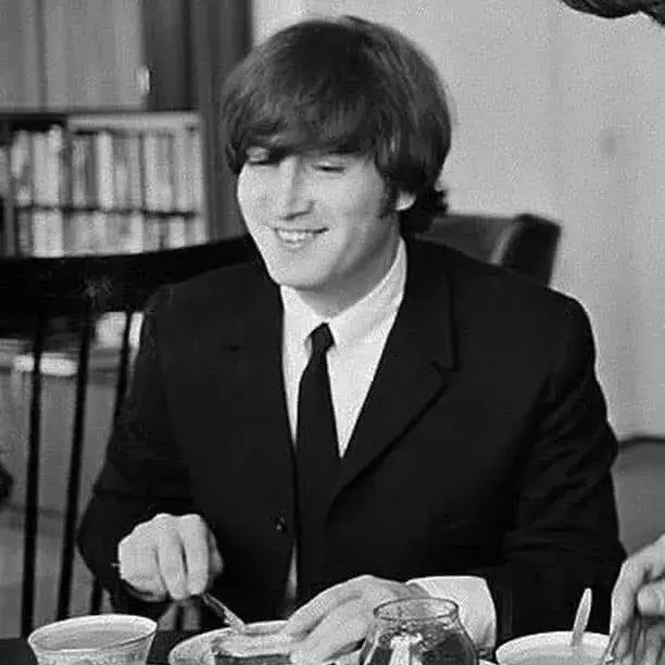 PickyJoke1530의 John lennon