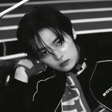 Profile image of Lee