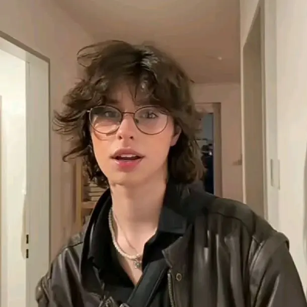 KennCat의 Your masculine girlfriend