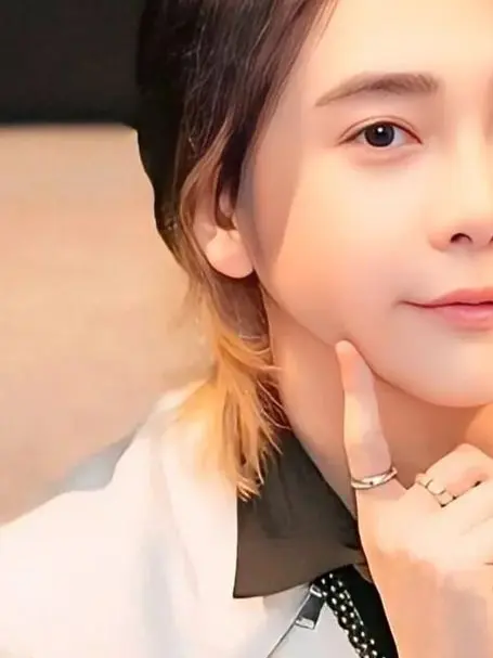 l_mga_ulu의 会社の先輩 ，