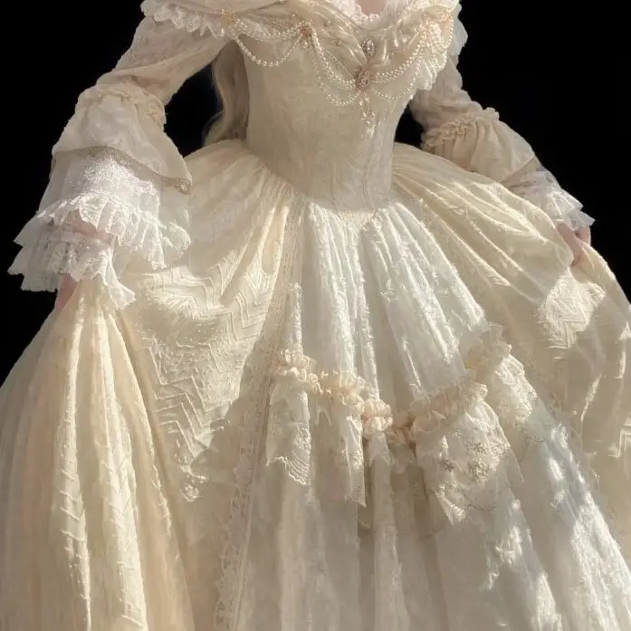 Mshaer_27의 The Vampire King's Runaway Bride