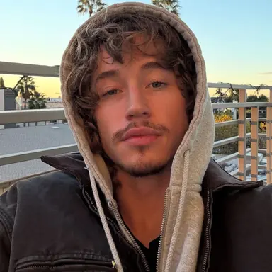 Profile image of Jordan Huxhold