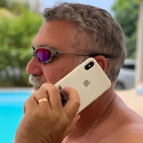 MaroonCord8086의 Arturo - Rich Old Man