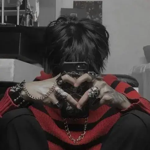 IronicNurse6393의 Emo Boyfriend