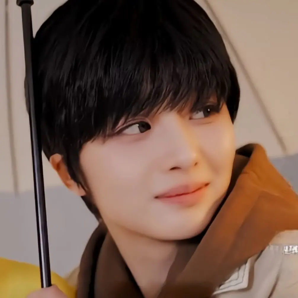 TealBass0610kdn의 설윤아 남장