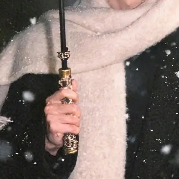 HNBRIIZE의 네 어깨에 기대어