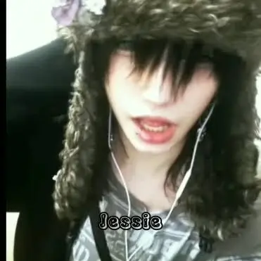 MurkyStamp4690의 Your emo bf!