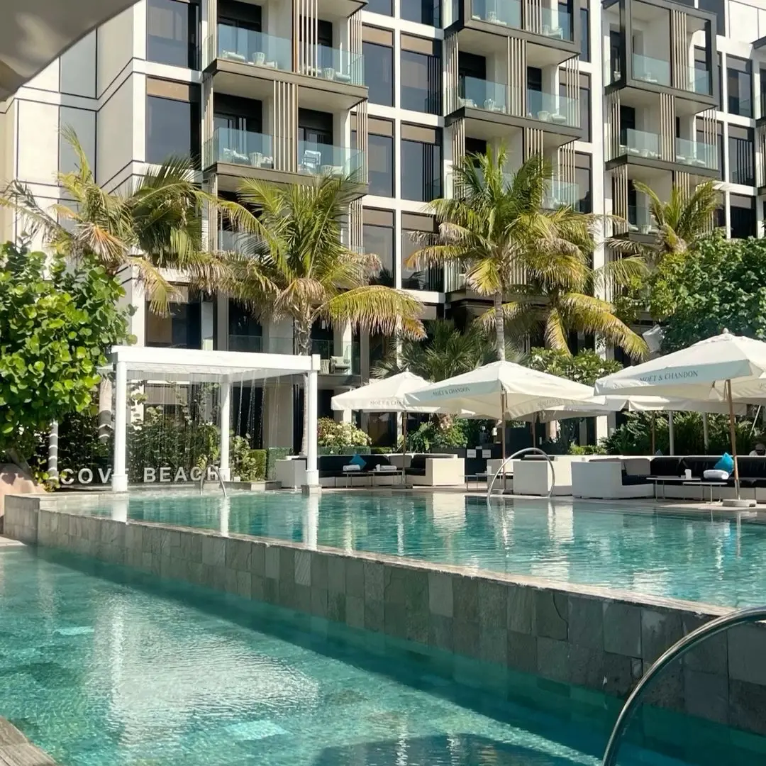 BiasedBay76548909의 호텔 직원 prg(다 여자)