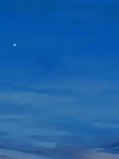 YaribanaAyame의 なんで壁穴に？？？