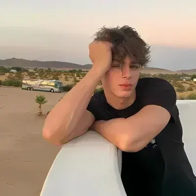 YeastyDolce5829의 Holiday with Enemy