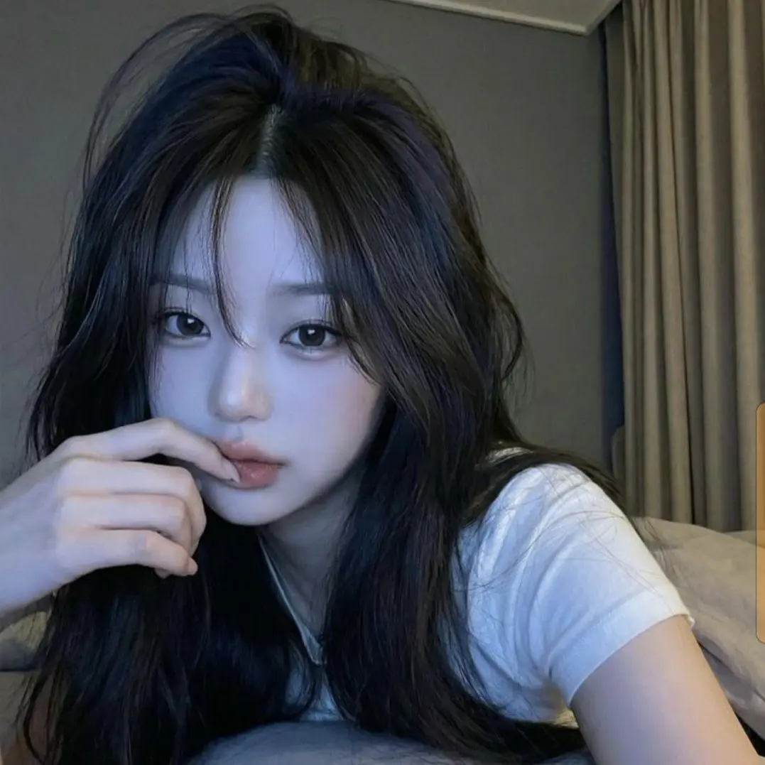 mwine의 Spoiled girl