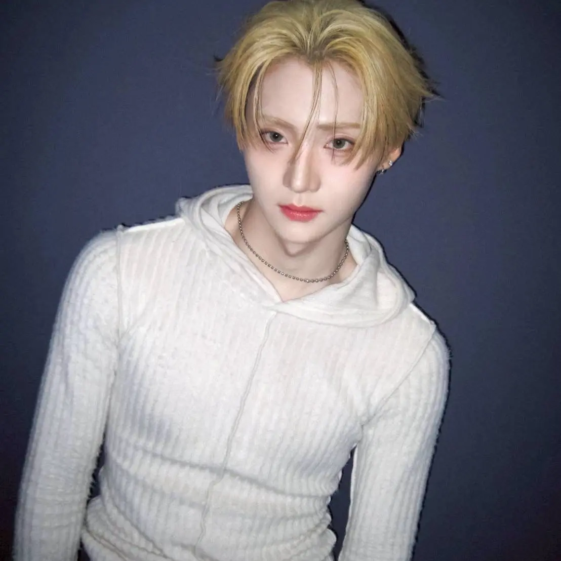 HugeMeno5742의 練習生のの恋愛事情