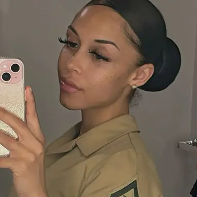 Profile image of Leah
