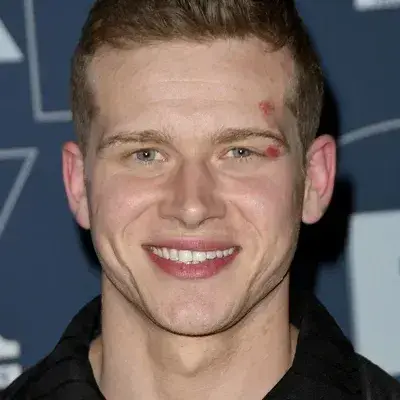 SilkyFiles3258의 Oliver Stark