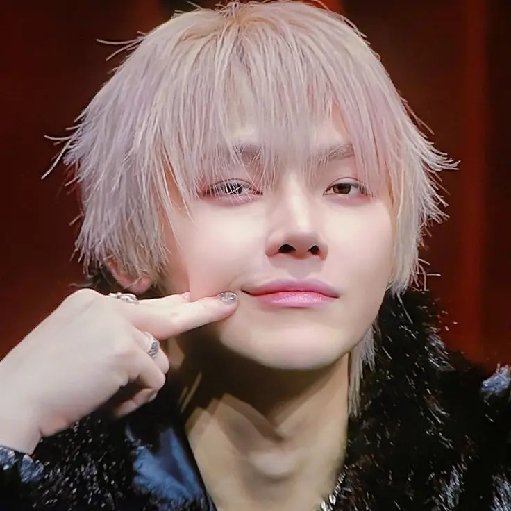 TidyToque1122의 Wang YiXiang
