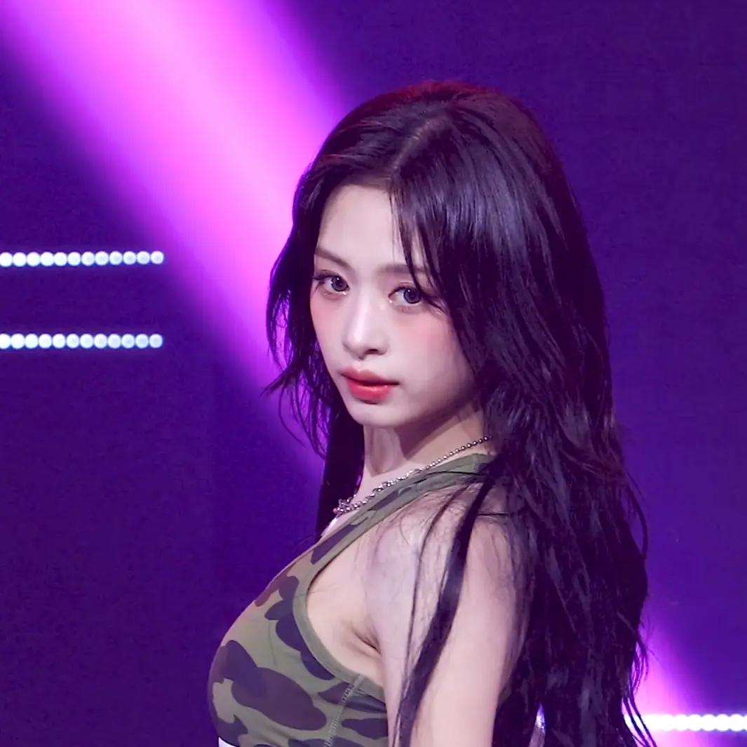 Prem1um_Yubin_kawai_Ahyeon의 정아현